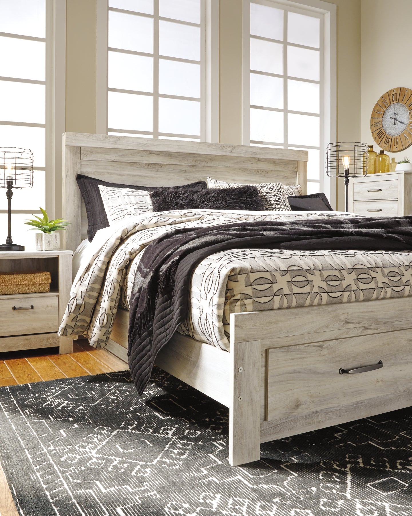 Cama de plataforma Bellaby con dos cajones de almacenamiento