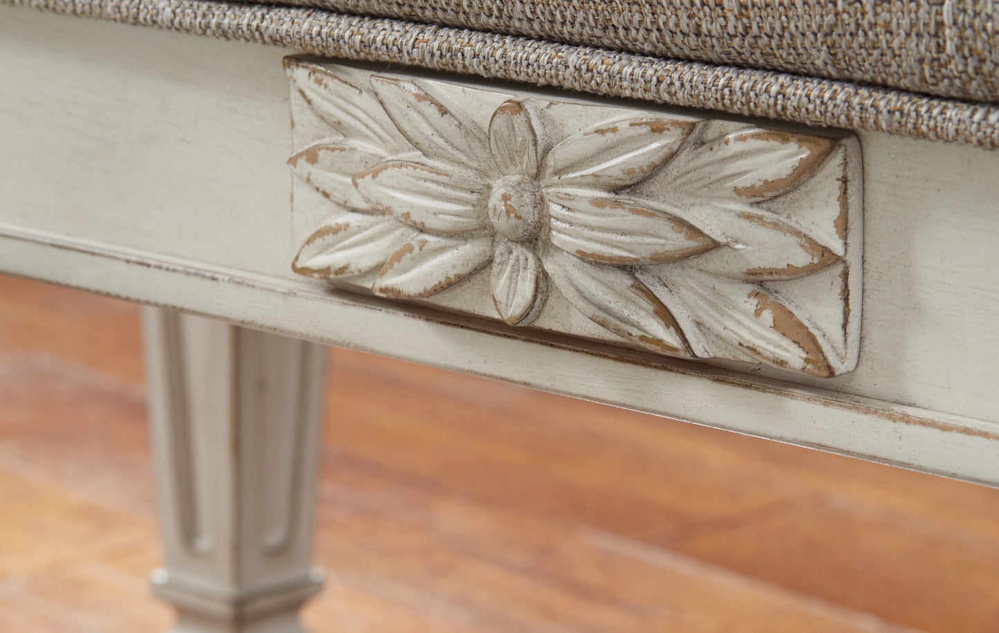 Ashley Express - Banco decorativo Realyn