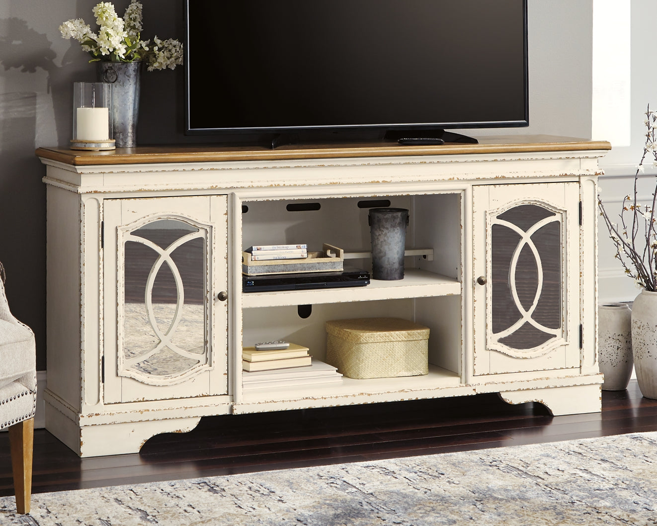 Mueble de TV Realyn XL con opción de chimenea