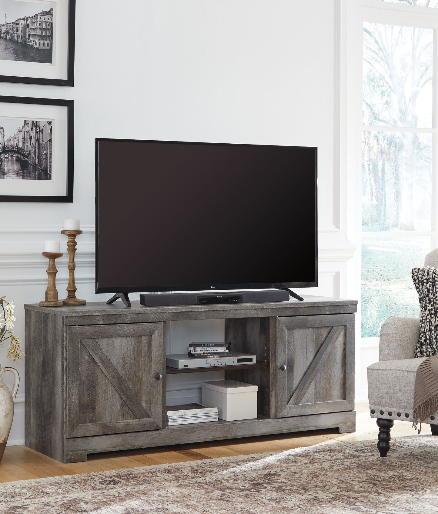 Soporte para TV LG Wynnlow con opción de chimenea