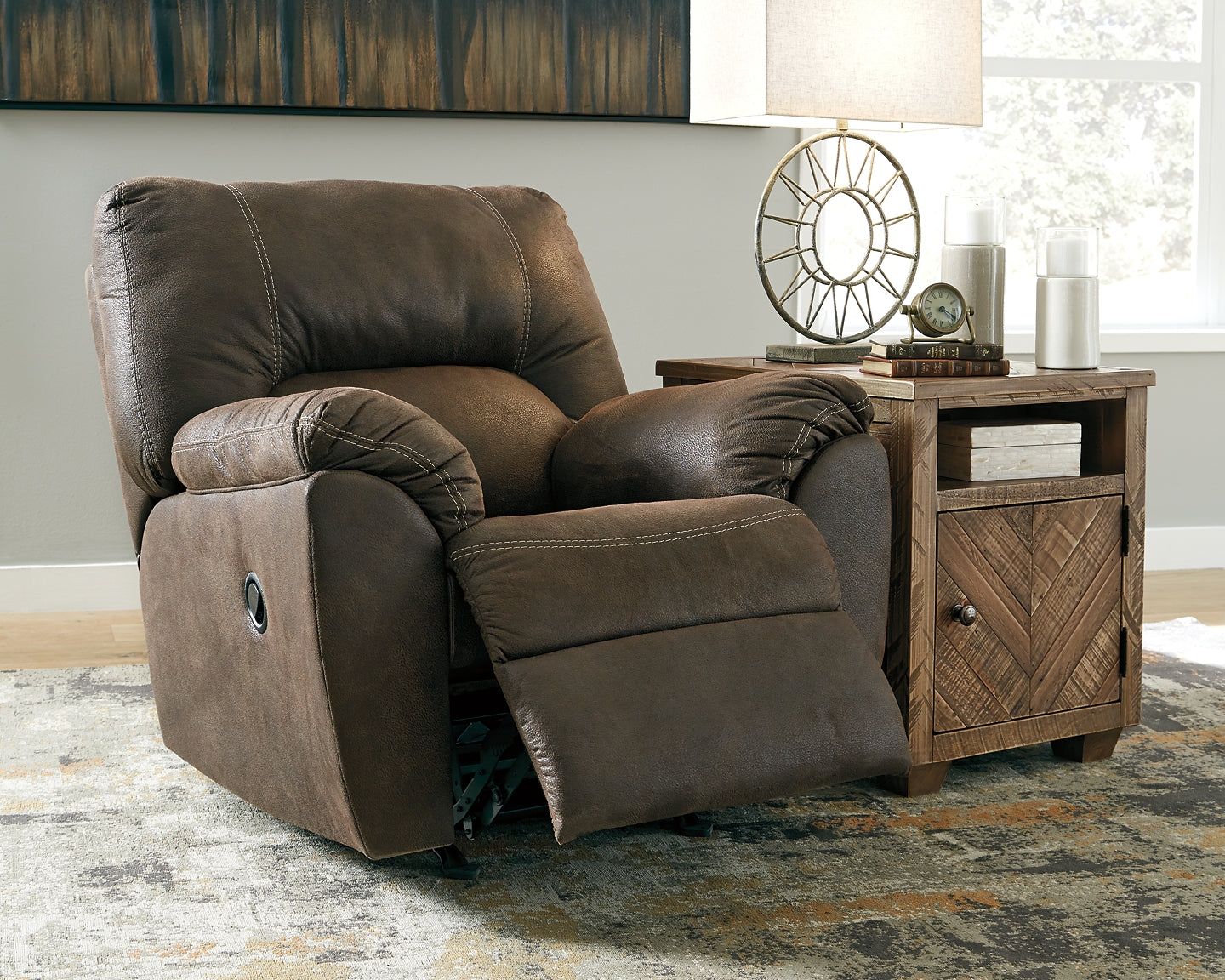 Sillón reclinable mecedor Tambo