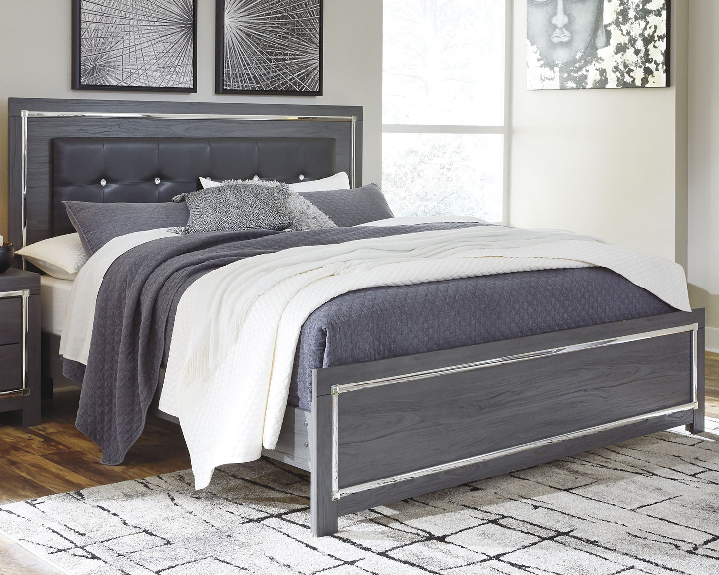 Ashley Express - Cama con paneles Lodanna