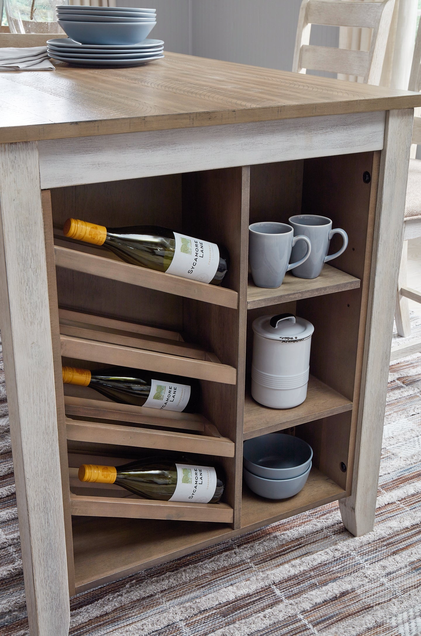 Ashley Express - Mesa de mostrador rectangular Skempton con almacenamiento