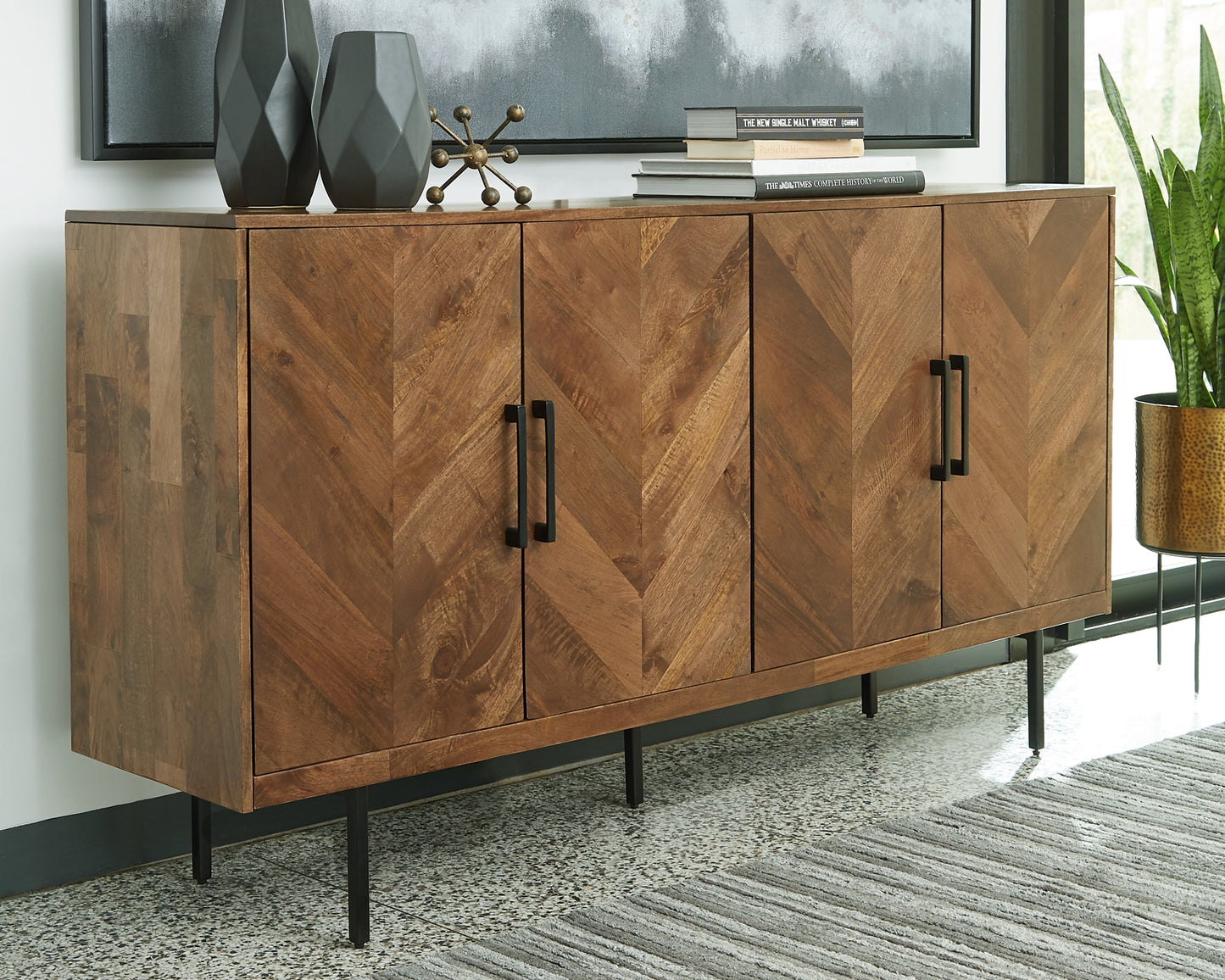 Ashley Express - Gabinete decorativo Prattville