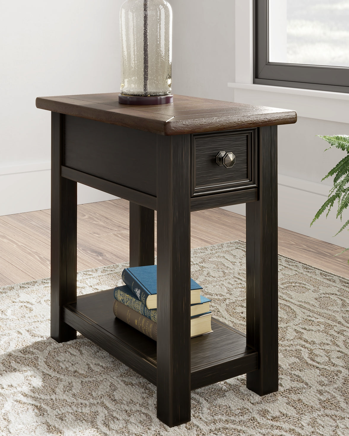 Ashley Express - Mesa auxiliar con silla Tyler Creek