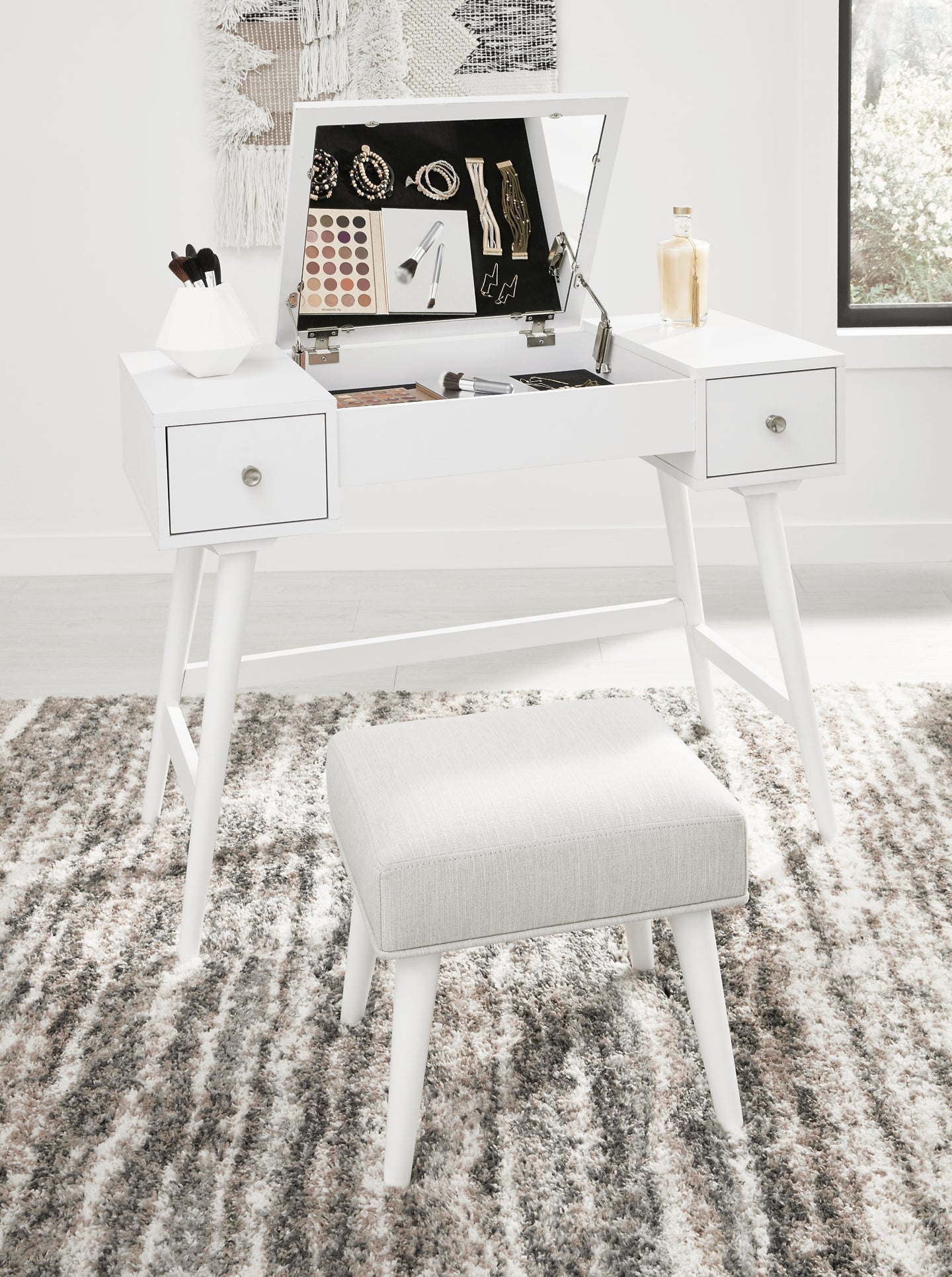 Ashley Express - Taburete Thadamere Vanity/UPH (2/CN)