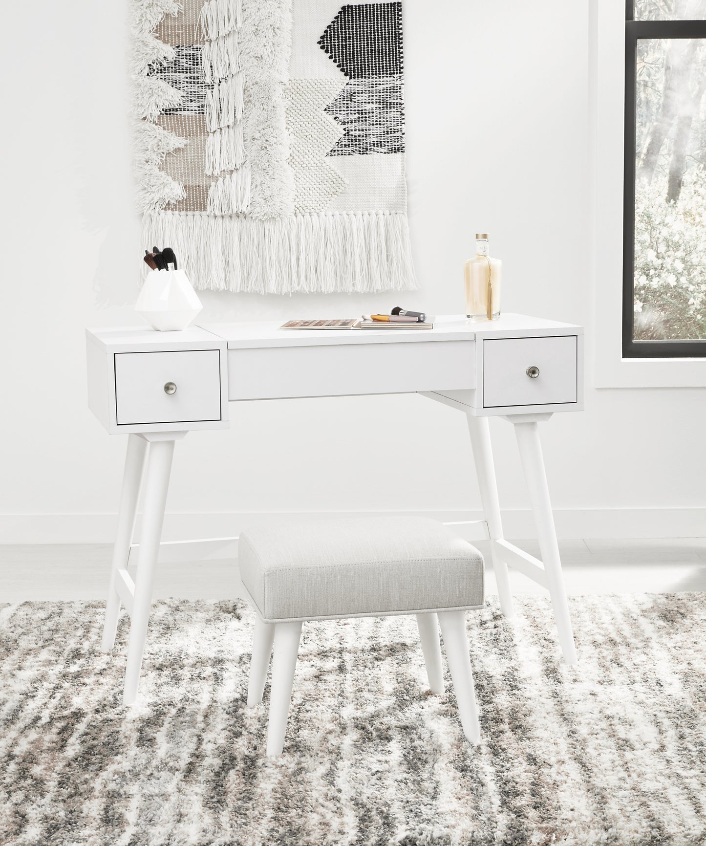 Ashley Express - Taburete Thadamere Vanity/UPH (2/CN)
