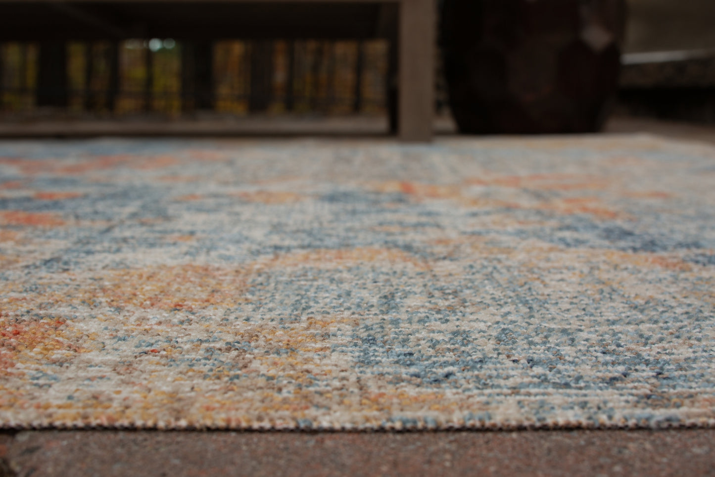 Ashley Express - Alfombra mediana Wraylen