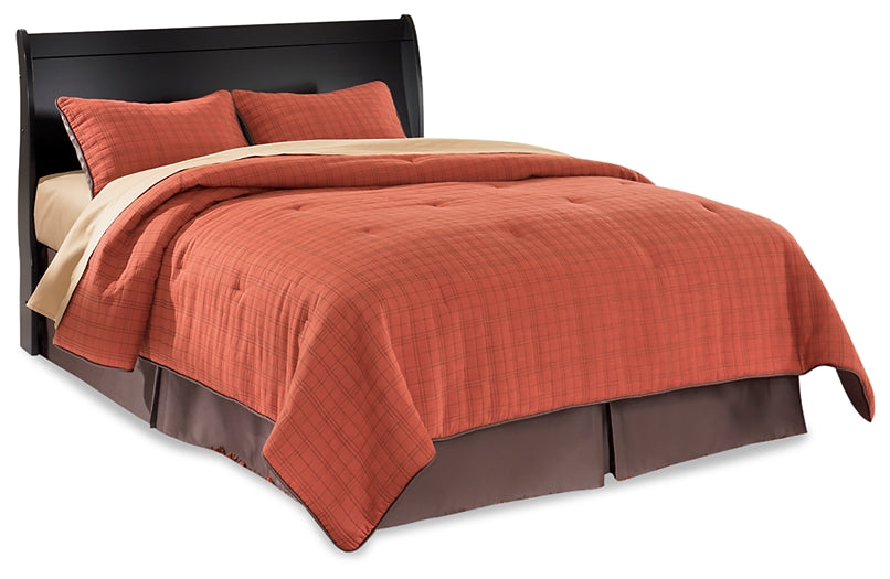 Cabecera de cama estilo trineo Huey Vineyard Queen con tocador con espejo, cómoda y mesita de noche