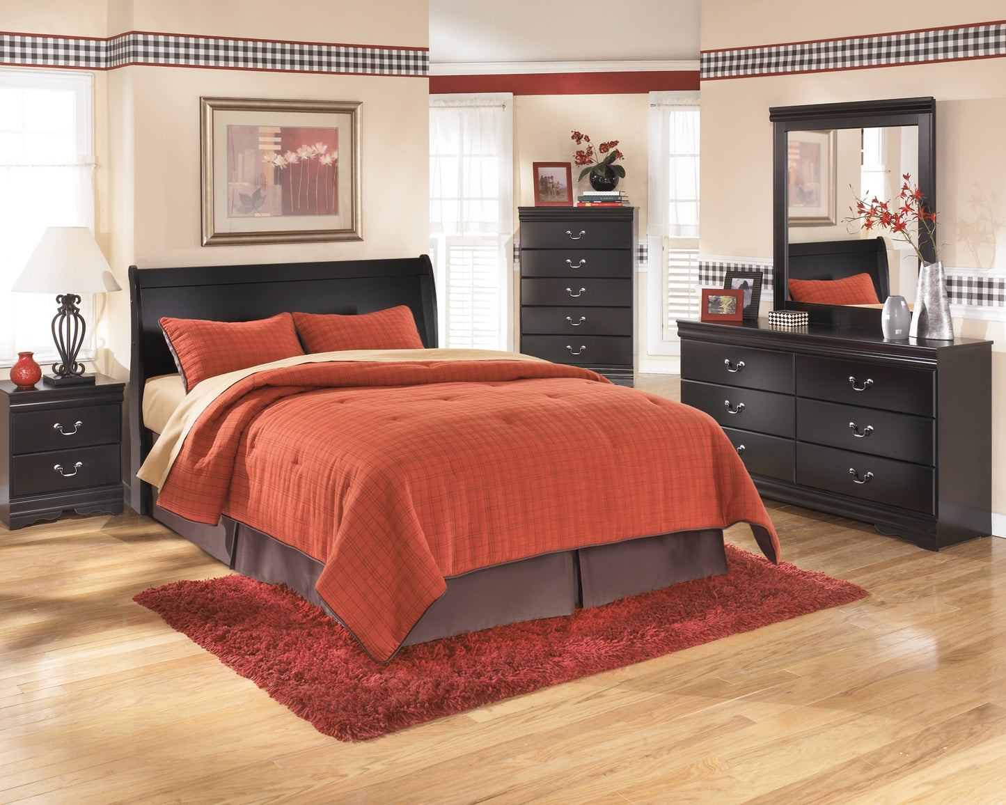 Cabecera de cama estilo trineo Huey Vineyard Queen con tocador con espejo, cómoda y mesita de noche
