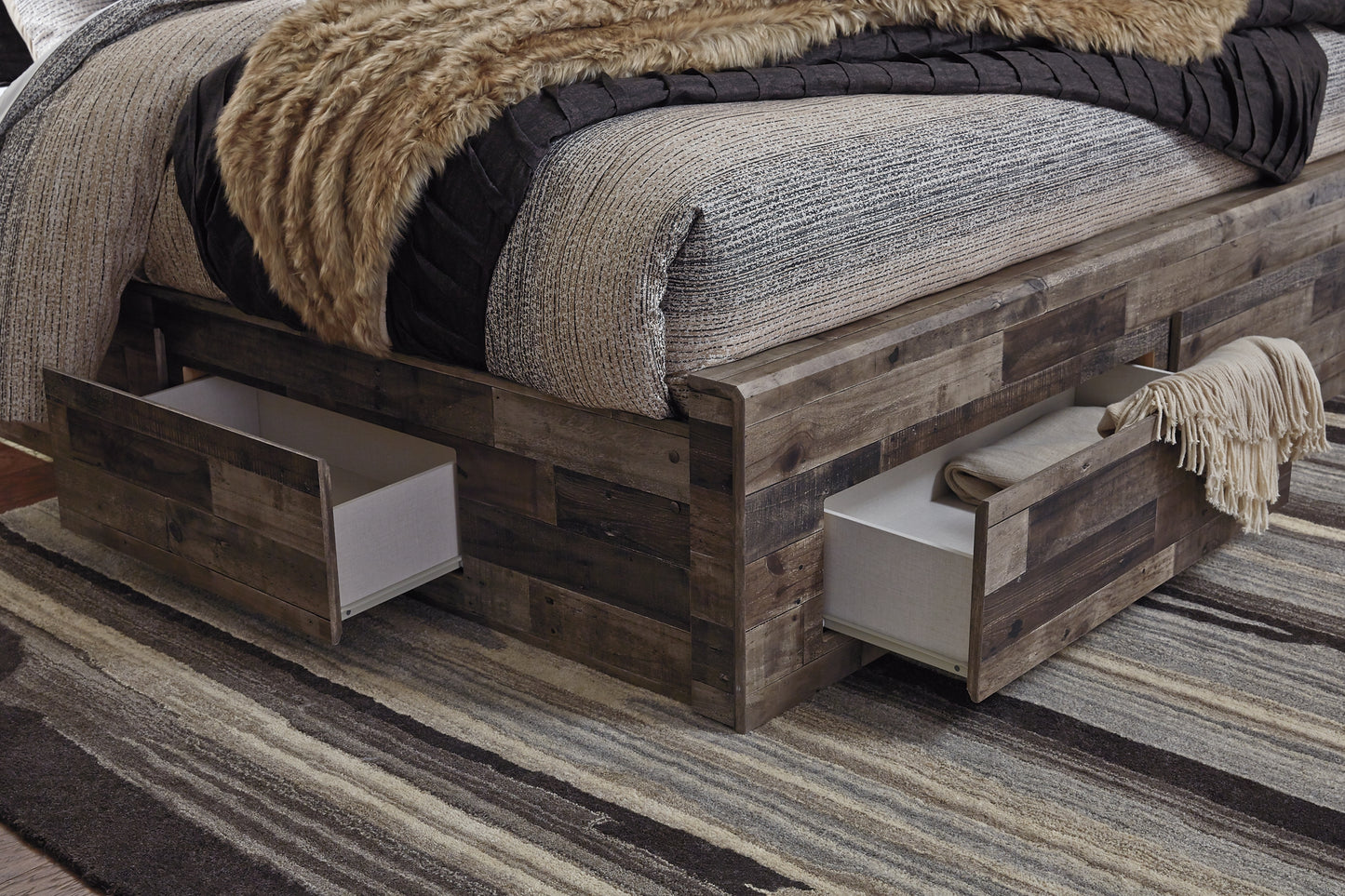 Cama Queen Derekson con 6 cajones, cómoda con espejo, cómoda y mesita de noche