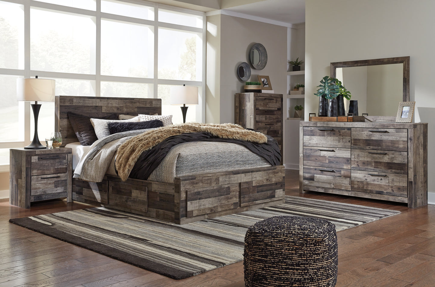 Cama Queen Derekson con 6 cajones, cómoda con espejo, cómoda y mesita de noche