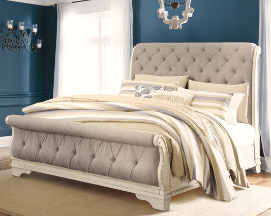 Realyn Sleigh Bed