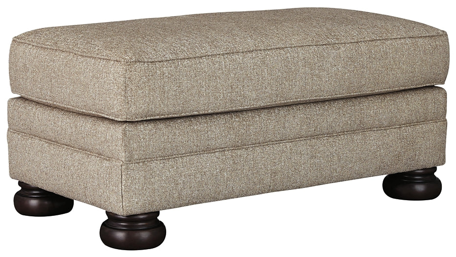 Sofá, loveseat, silla y otomana Kananwood