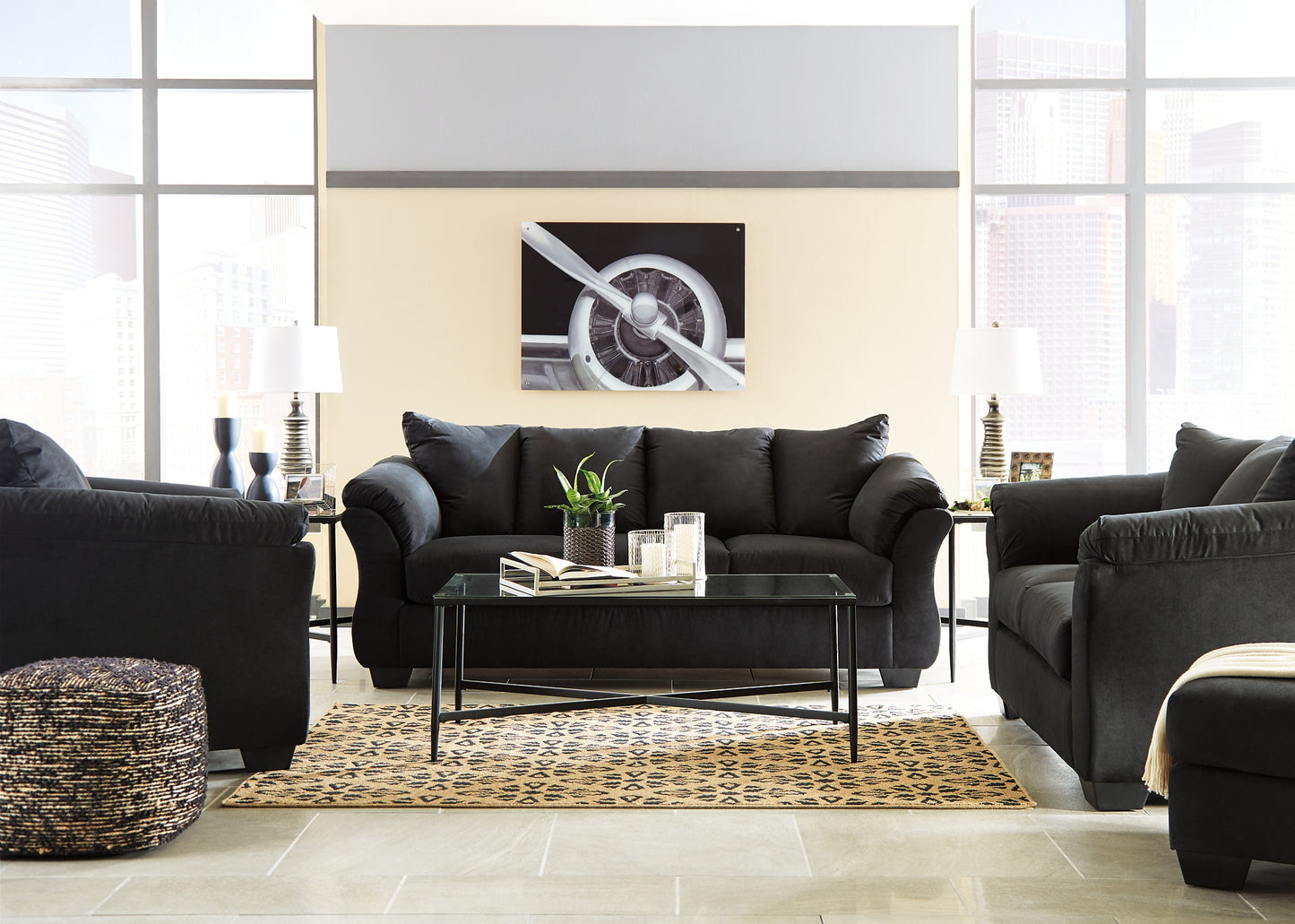 Sofá, loveseat, silla y otomana