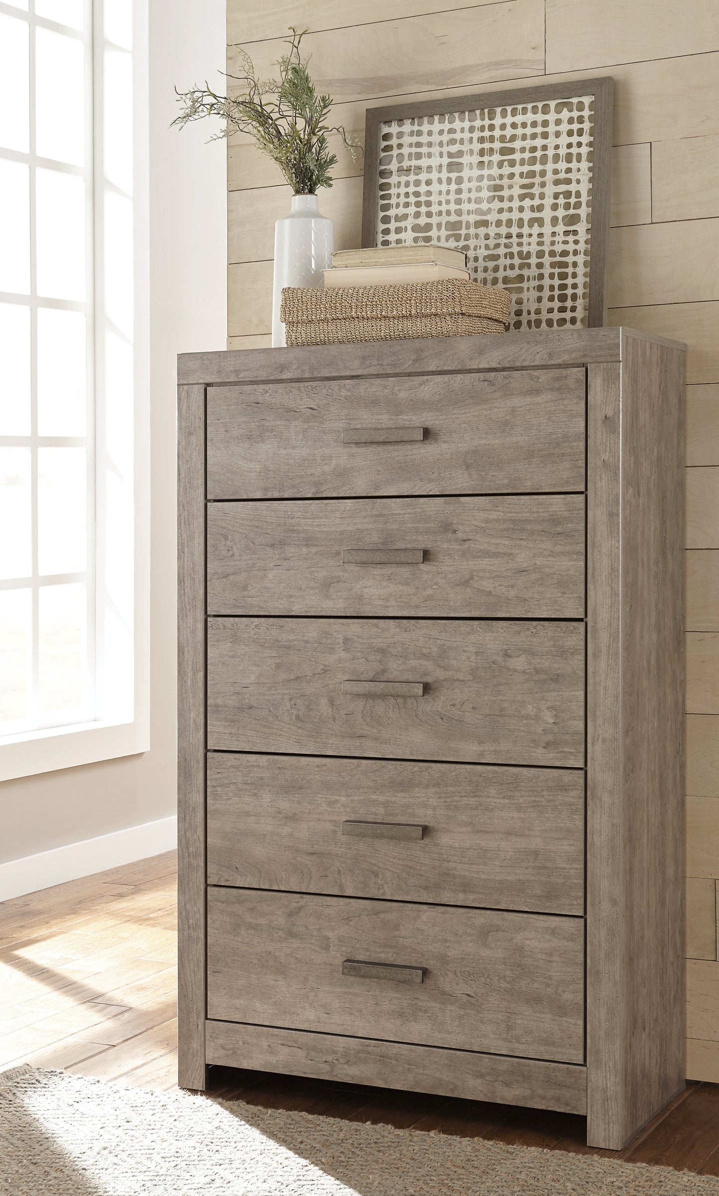 Cama Culverbach con paneles completos, cómoda y espejo