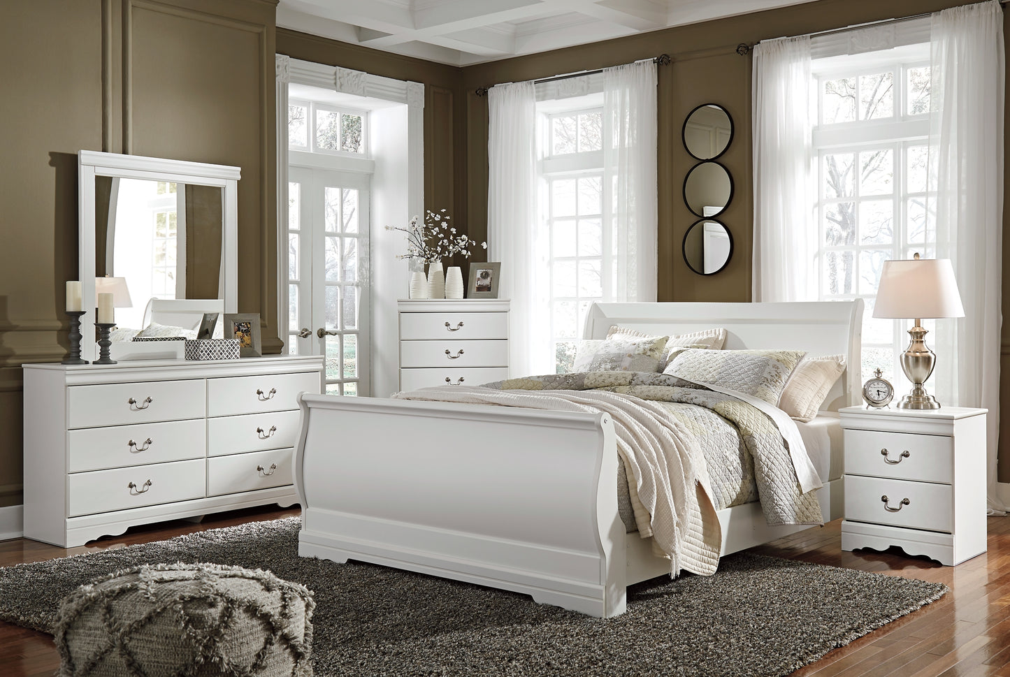 Cama Anarasia Queen tipo trineo con tocador con espejo, cómoda y mesita de noche