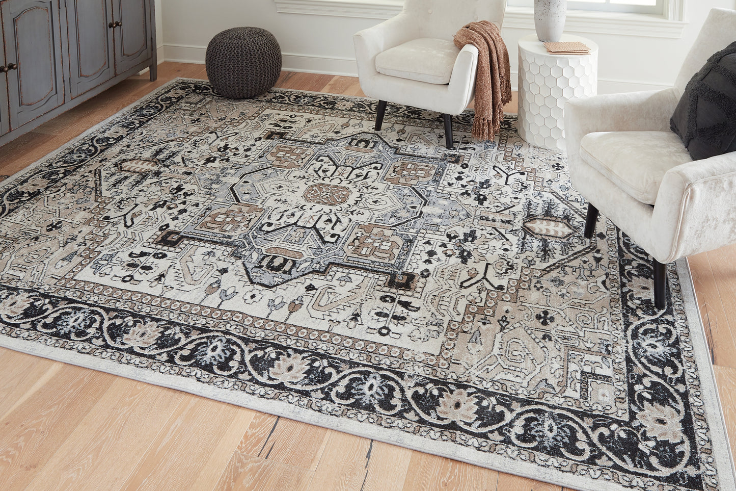 Ashley Express - Alfombra mediana lavable Gregmoore