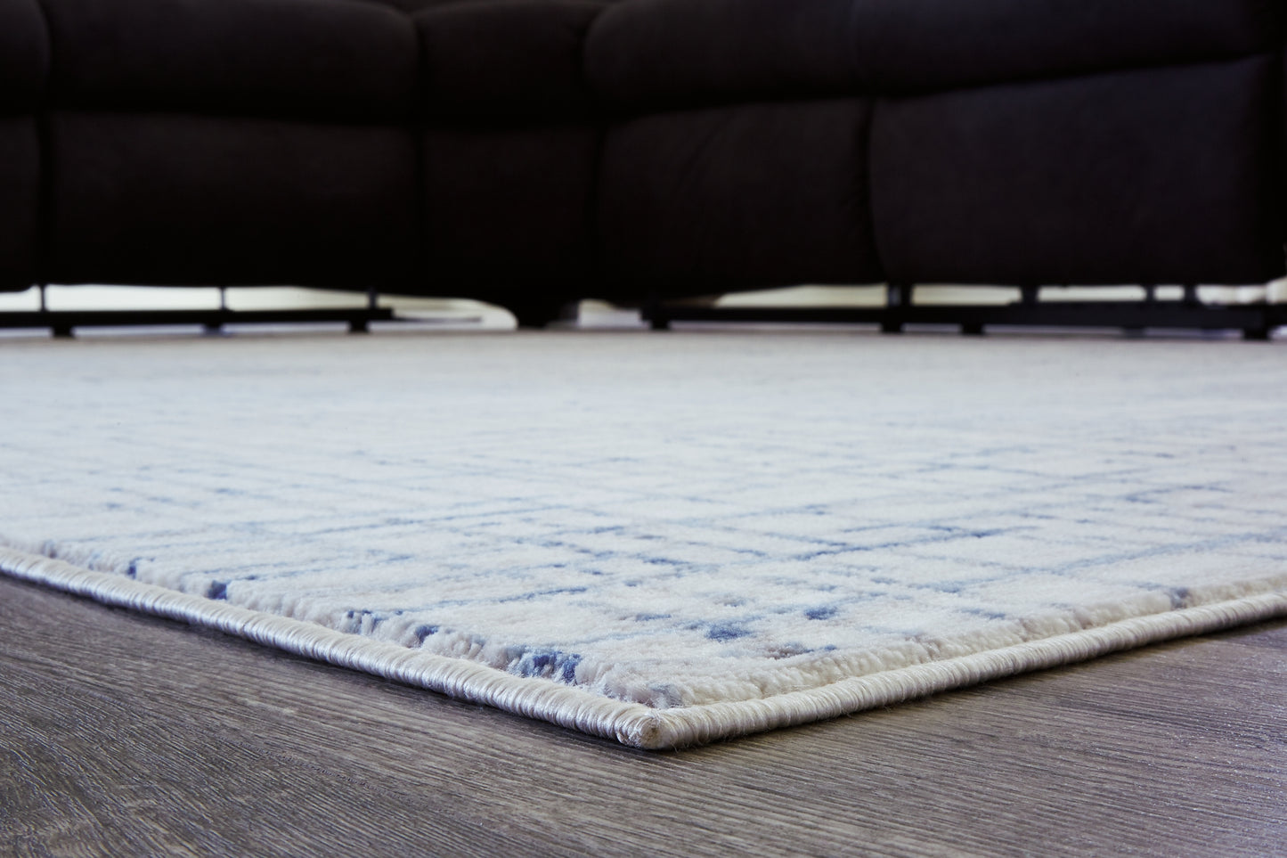 Ashley Express - Alfombra mediana Beckfille