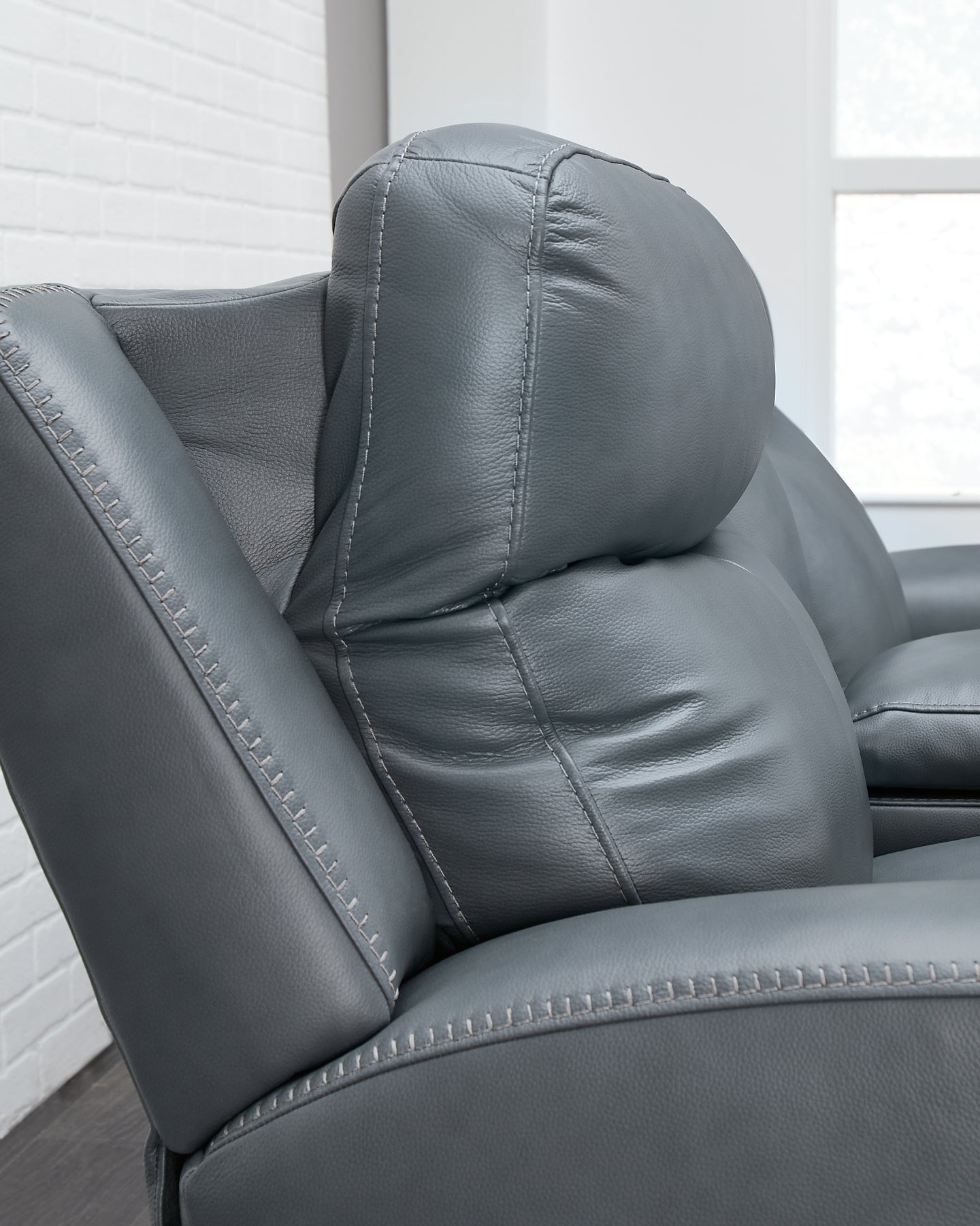 Loveseat Mindanao PWR REC/CON/ADJ HDRST