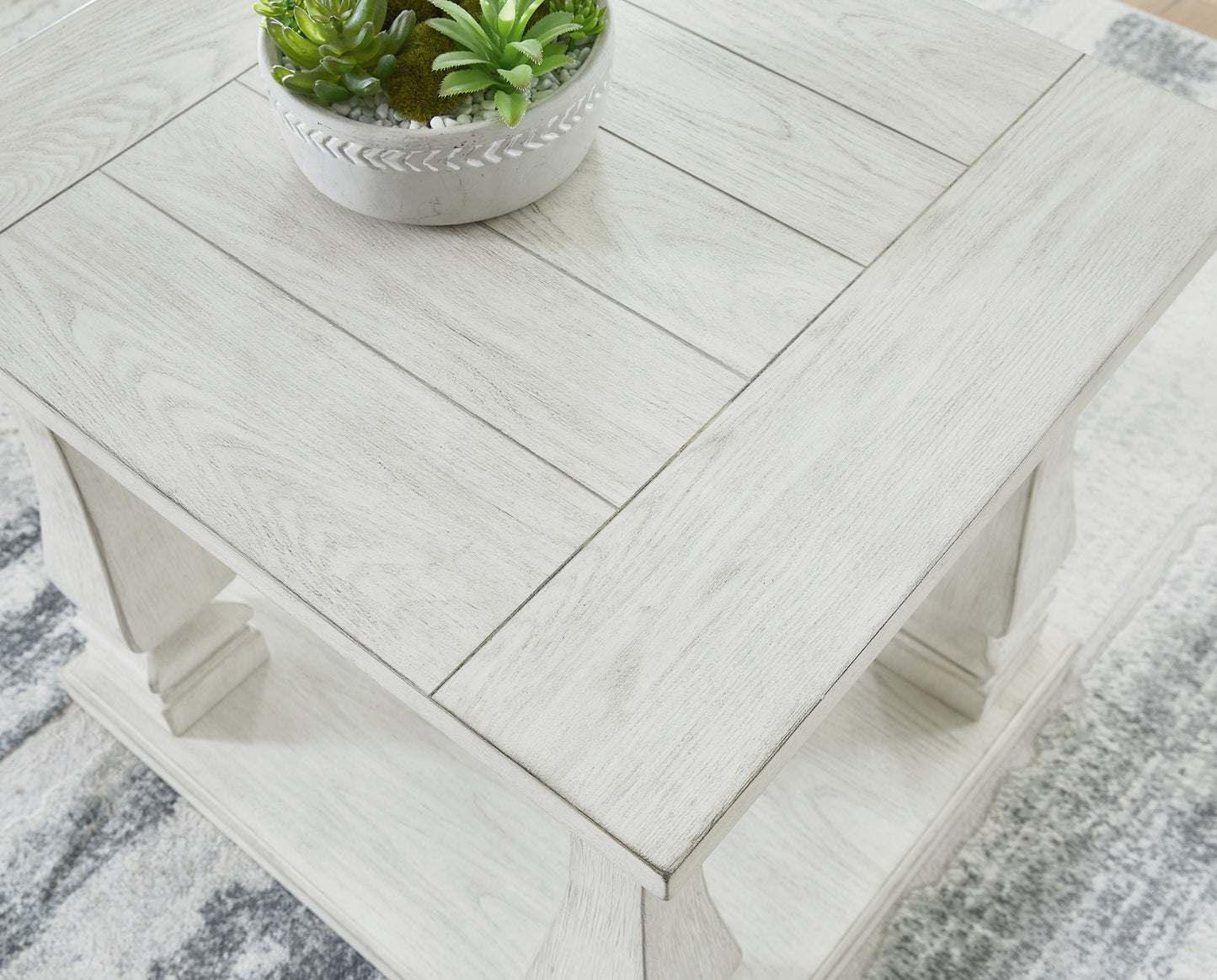 Ashley Express - Mesa auxiliar rectangular Arlendyne