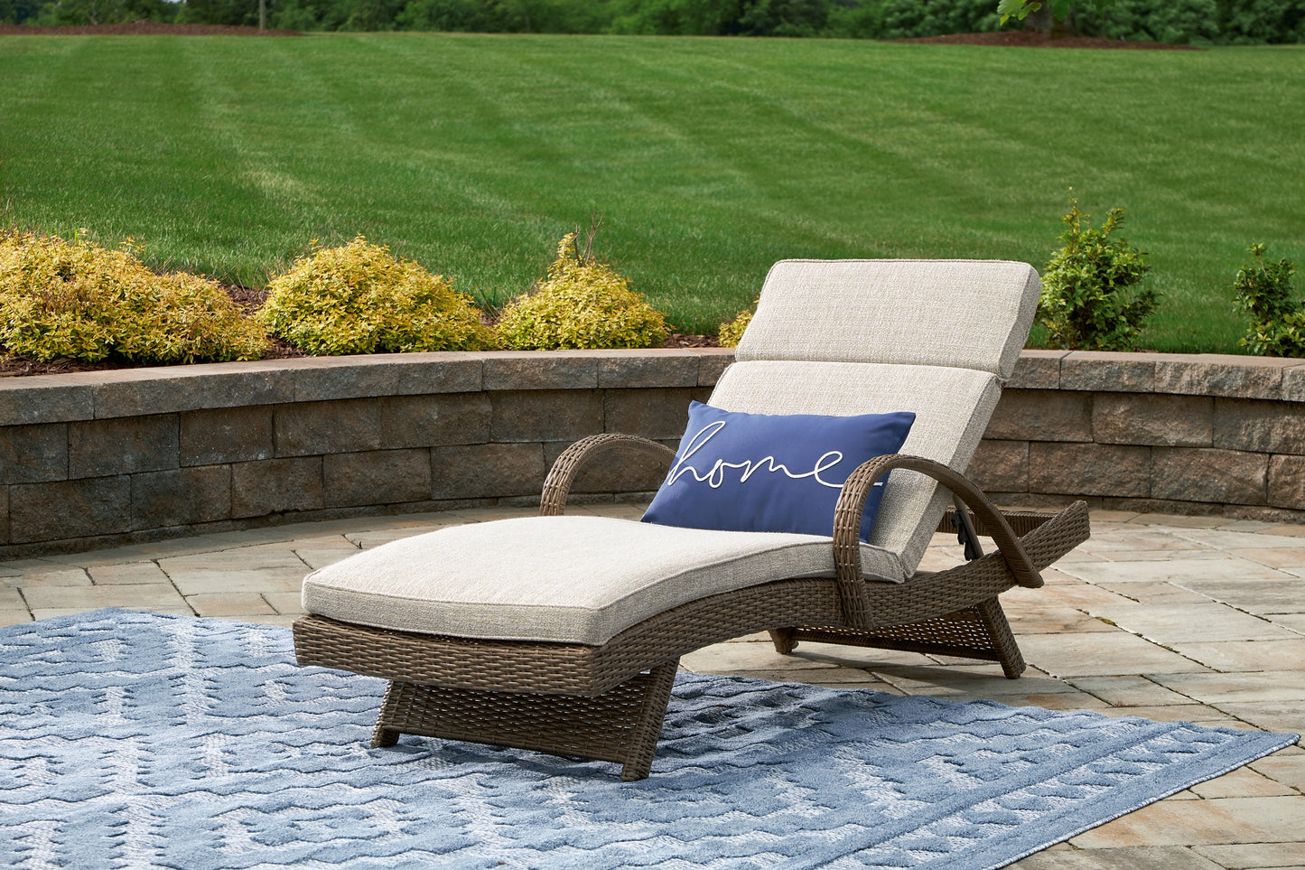 Ashley Express - Chaise longue Beachcroft con cojín