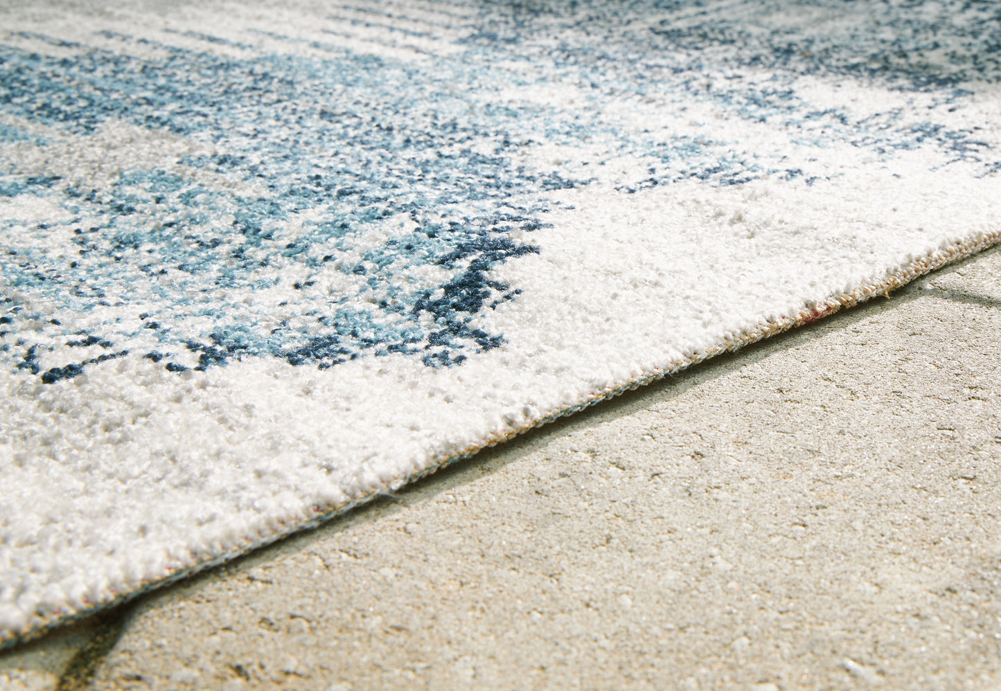 Ashley Express - Alfombra Daddridge mediana