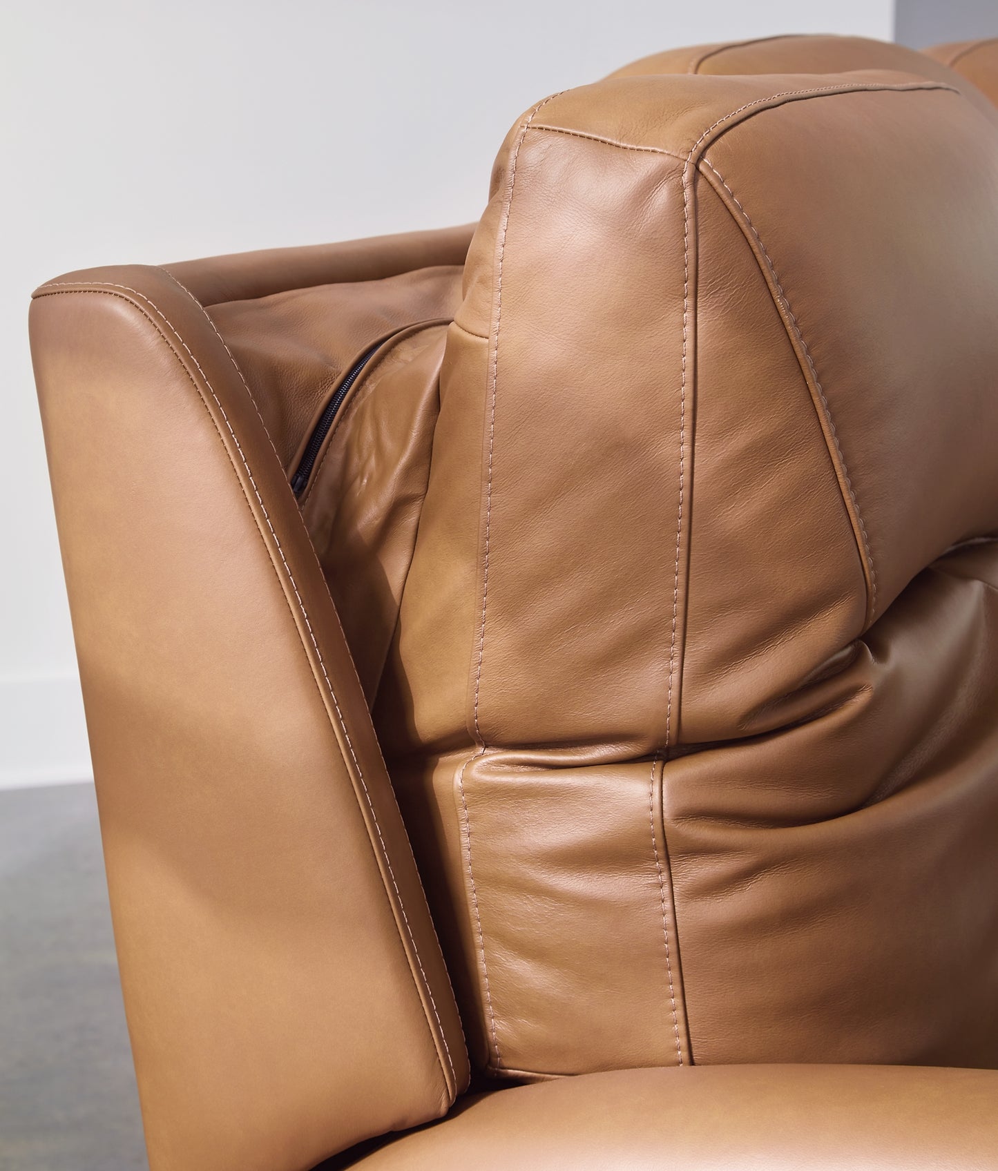 Sillón reclinable eléctrico Tryanny con reposacabezas ajustable