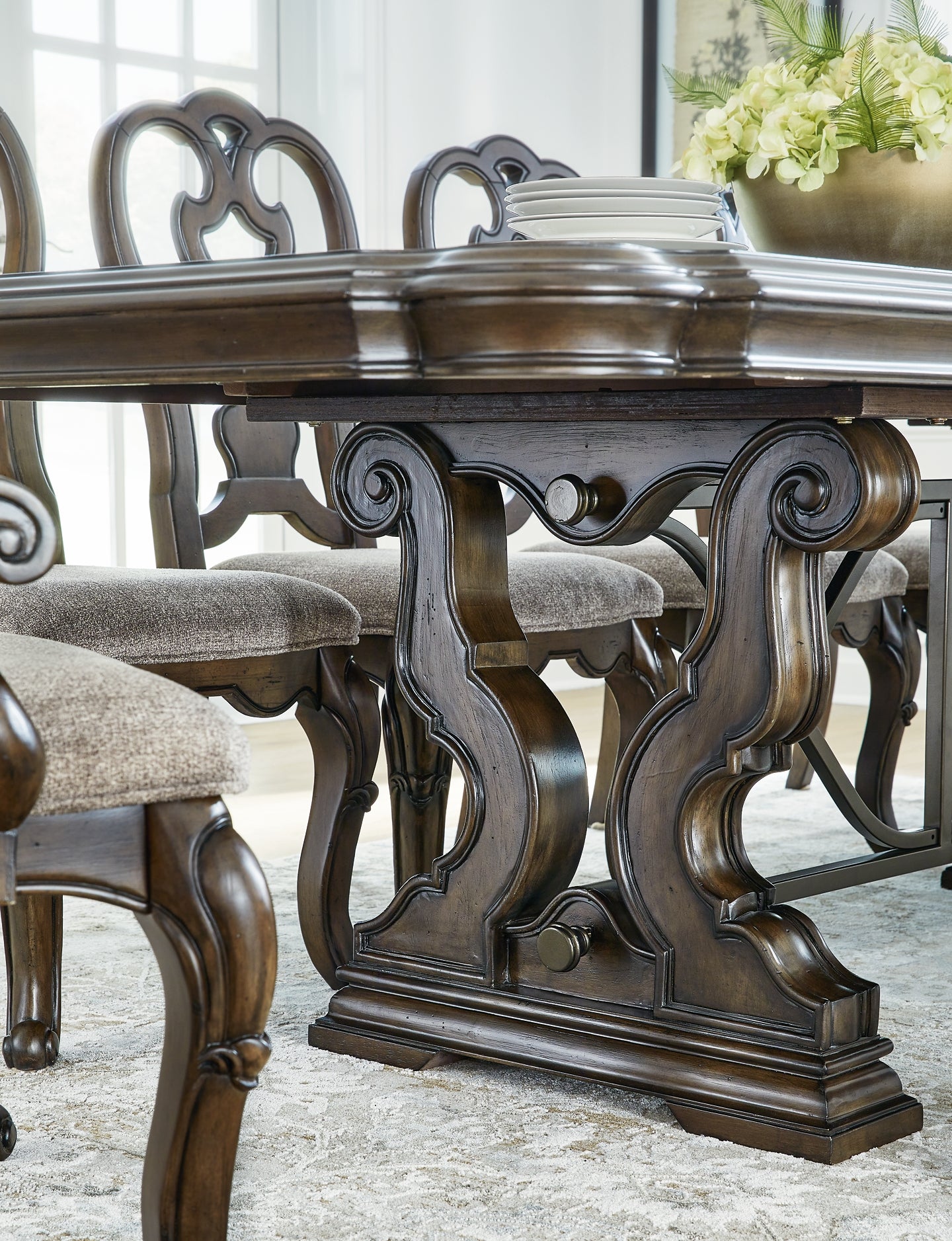 Mesa extensible de comedor Maylee