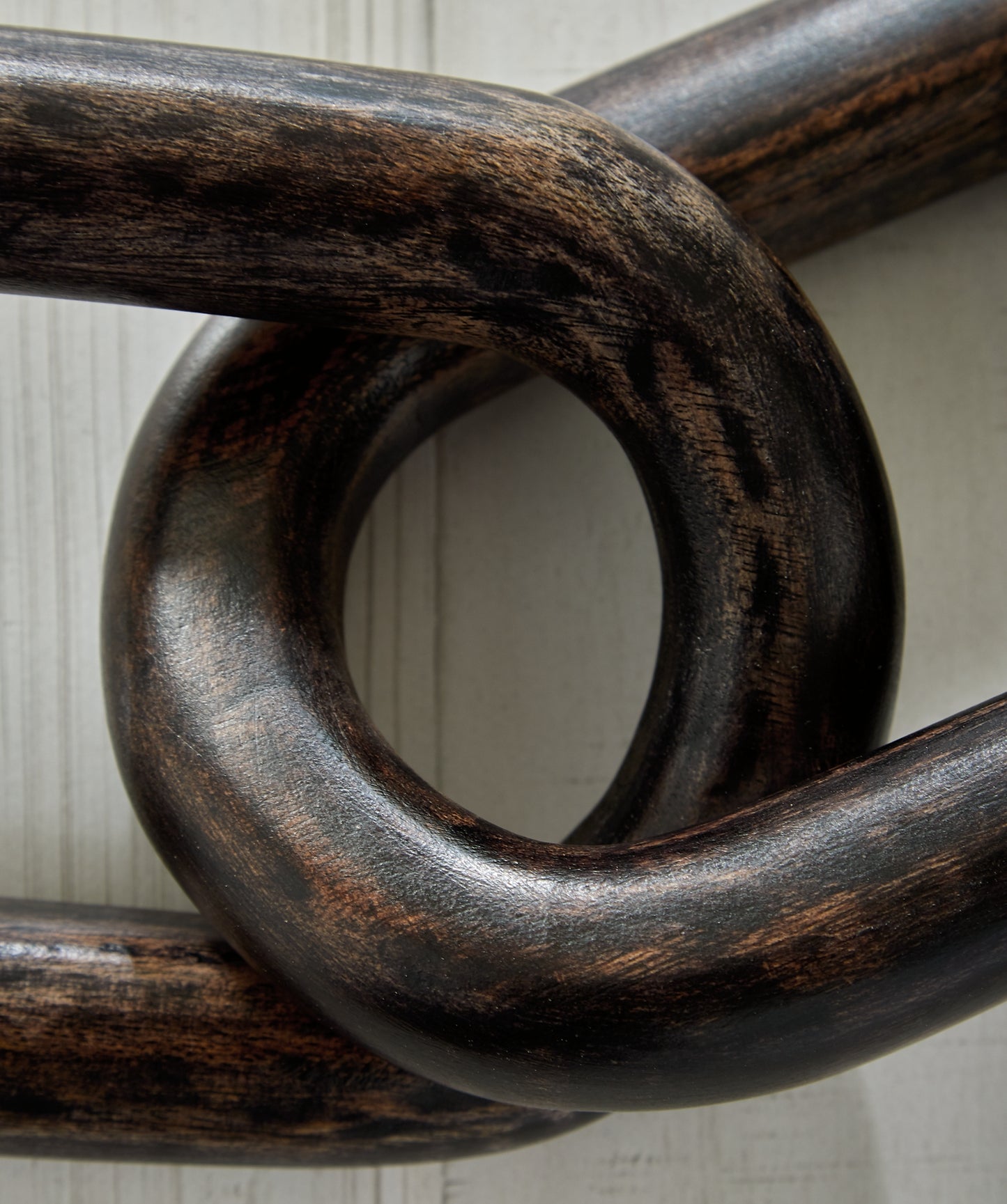 Ashley Express - Escultura de Mardelby