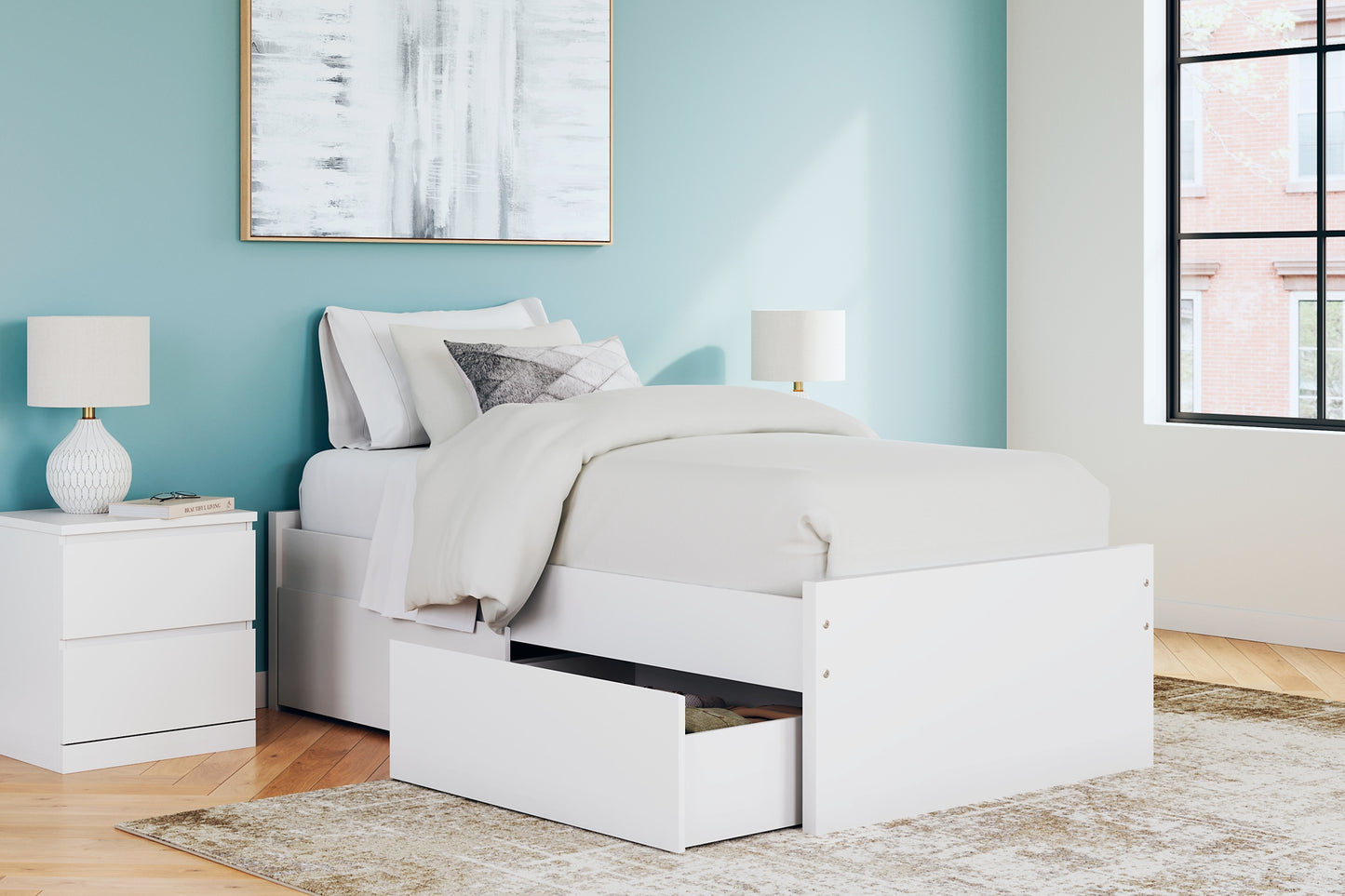 Ashley Express - Cama de plataforma Onita con espacio de almacenamiento en un lateral