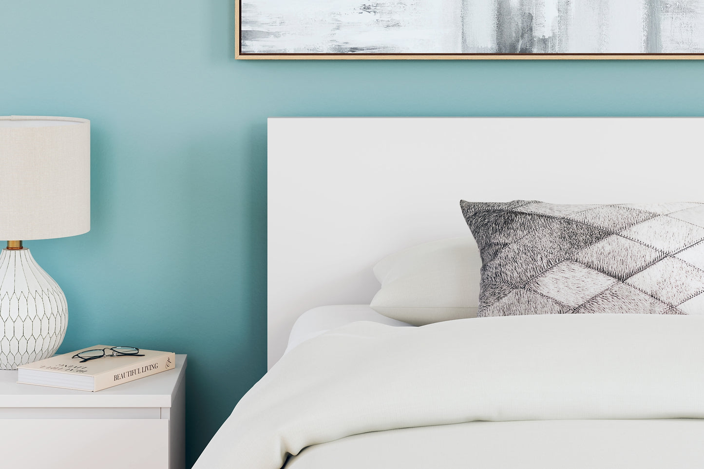 Ashley Express - Cama con plataforma y paneles Onita