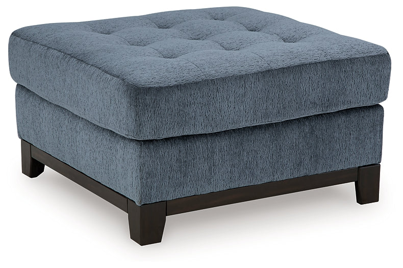 Ashley Express - Otomana decorativa extragrande Maxon Place