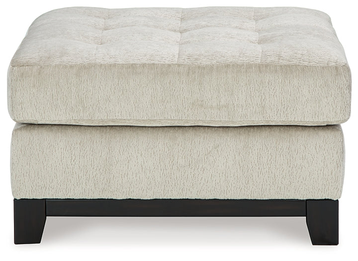 Ashley Express - Otomana decorativa extragrande Maxon Place