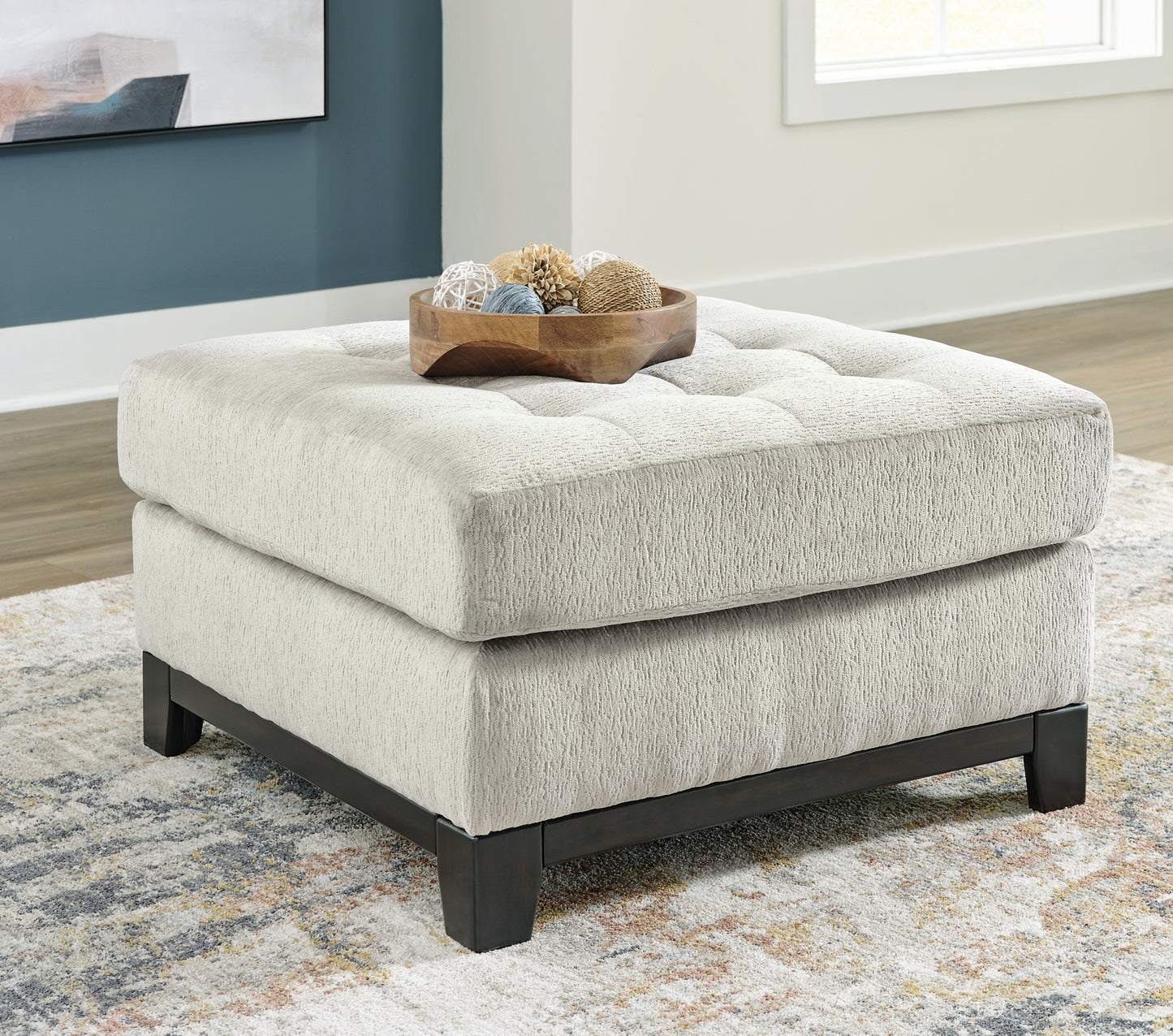Ashley Express - Otomana decorativa extragrande Maxon Place