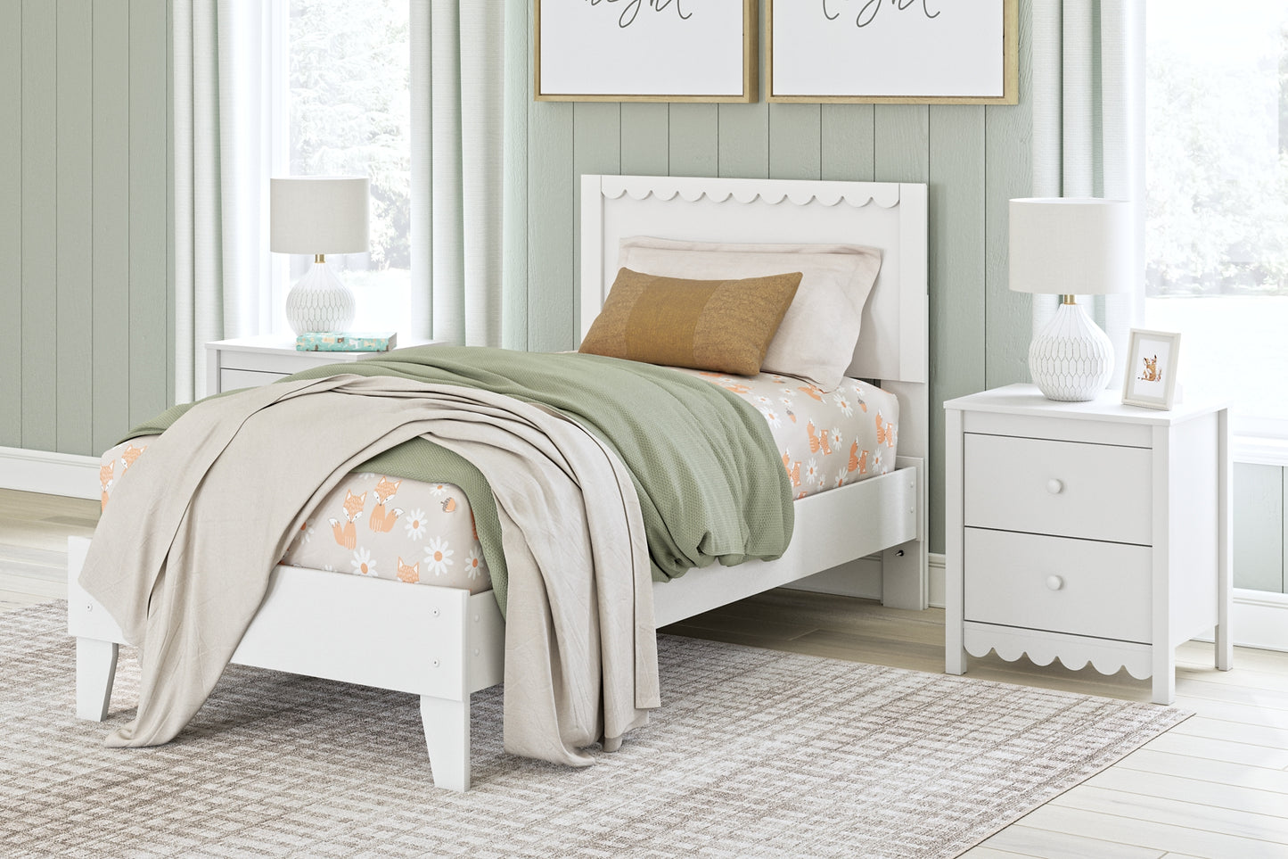 Ashley Express - Cama con plataforma y paneles Hallityn