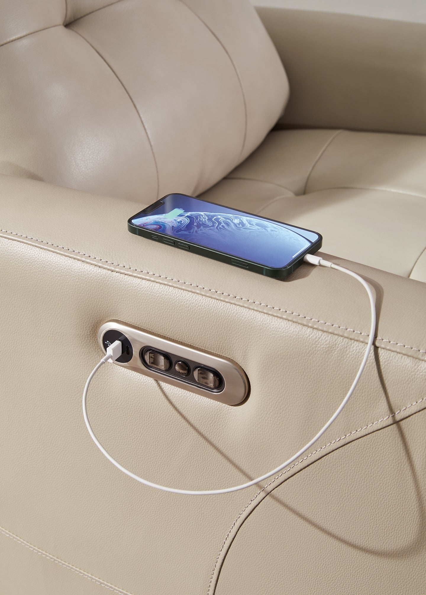 Ashley Express - Sillón reclinable eléctrico Pisgham con reposacabezas ajustable