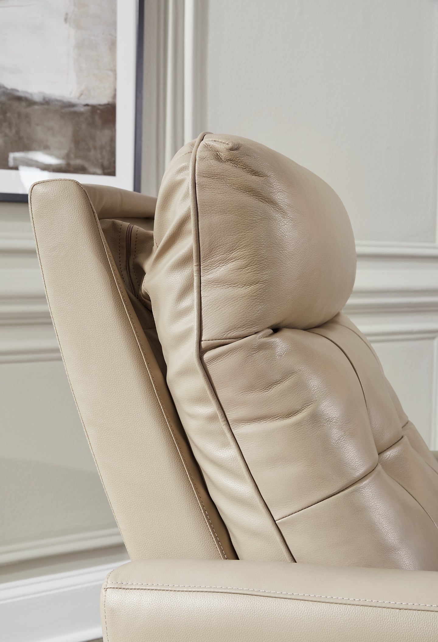 Ashley Express - Sillón reclinable eléctrico Pisgham con reposacabezas ajustable