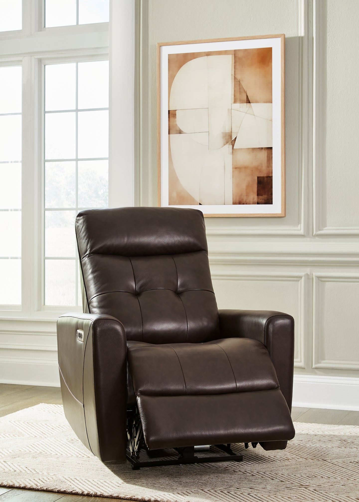 Ashley Express - Sillón reclinable eléctrico Pisgham con reposacabezas ajustable