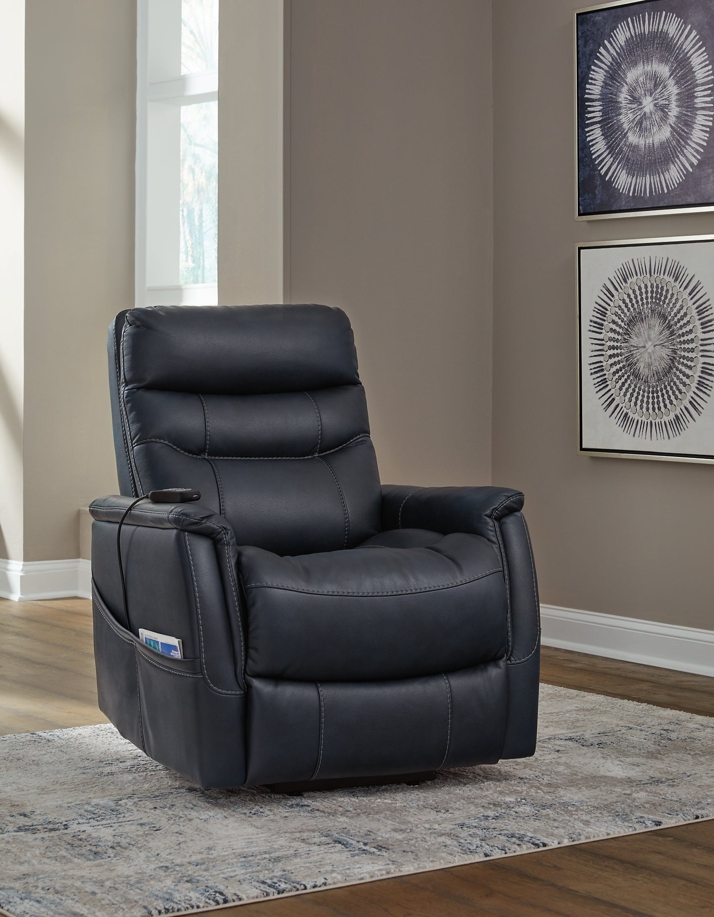 Sillón reclinable eléctrico Strawbill
