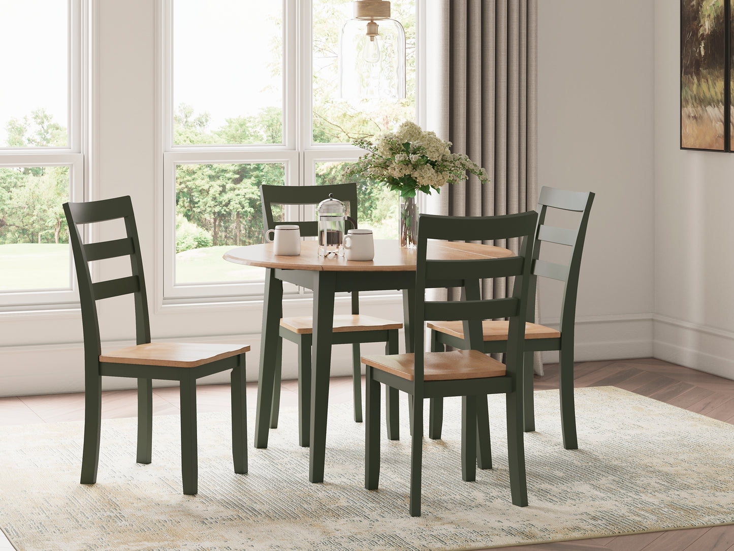 Ashley Express - Mesa de comedor Gesthaven y 4 sillas
