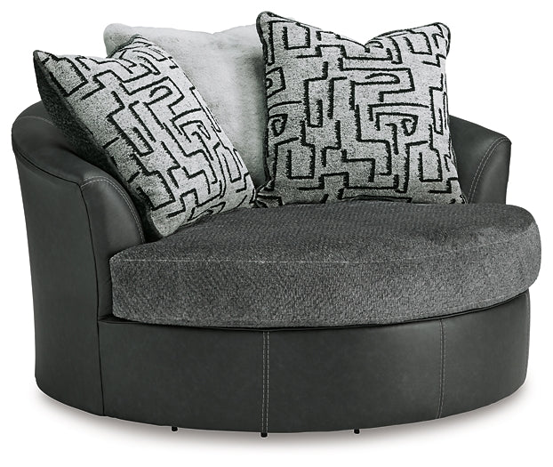 Silla giratoria extragrande con acento Brixley Pier