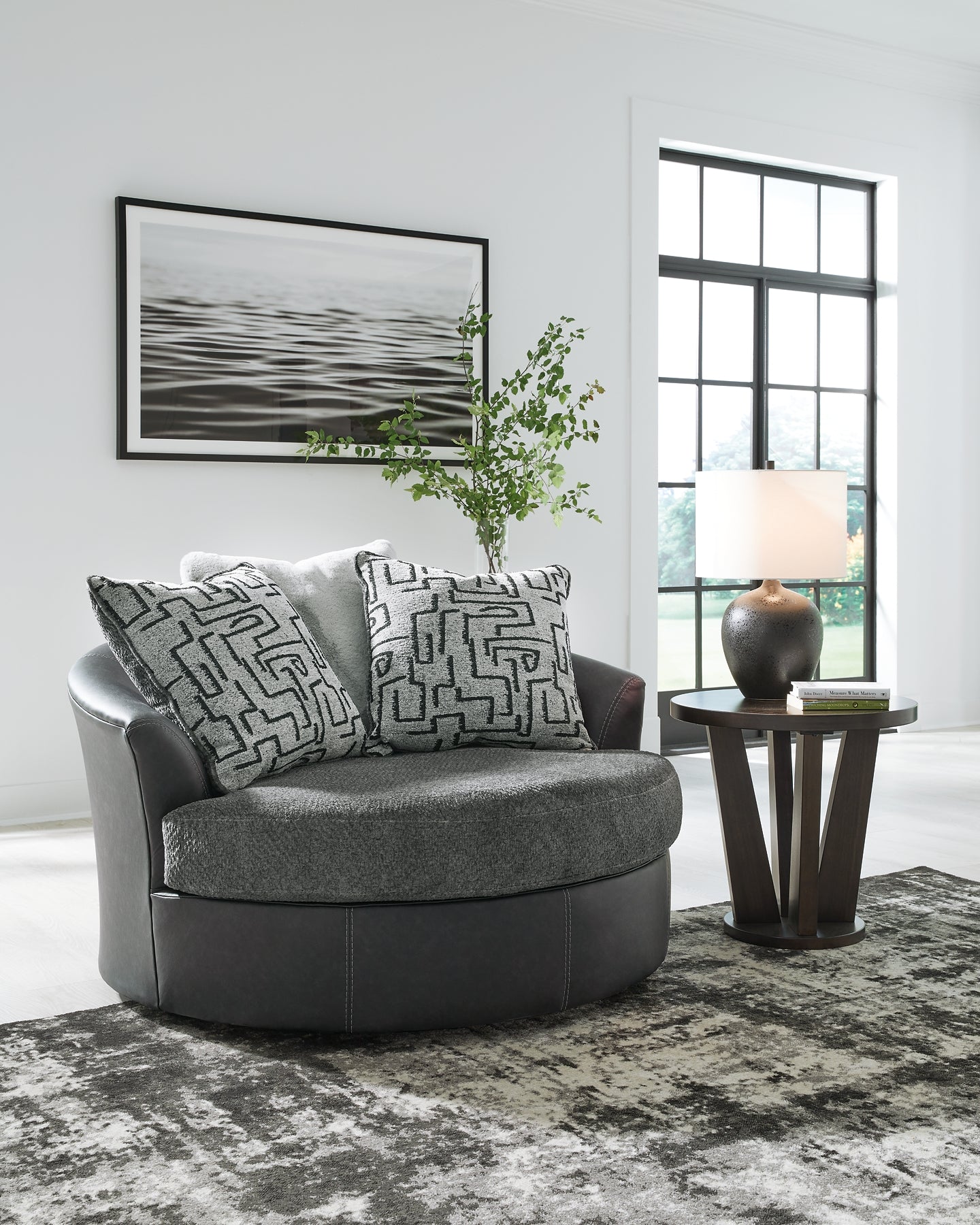 Silla giratoria extragrande con acento Brixley Pier