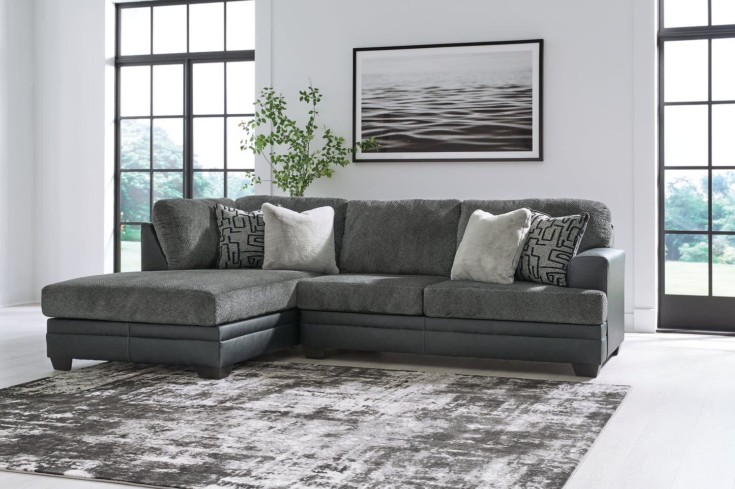 Seccional de 2 piezas con chaise longue Brixley Pier