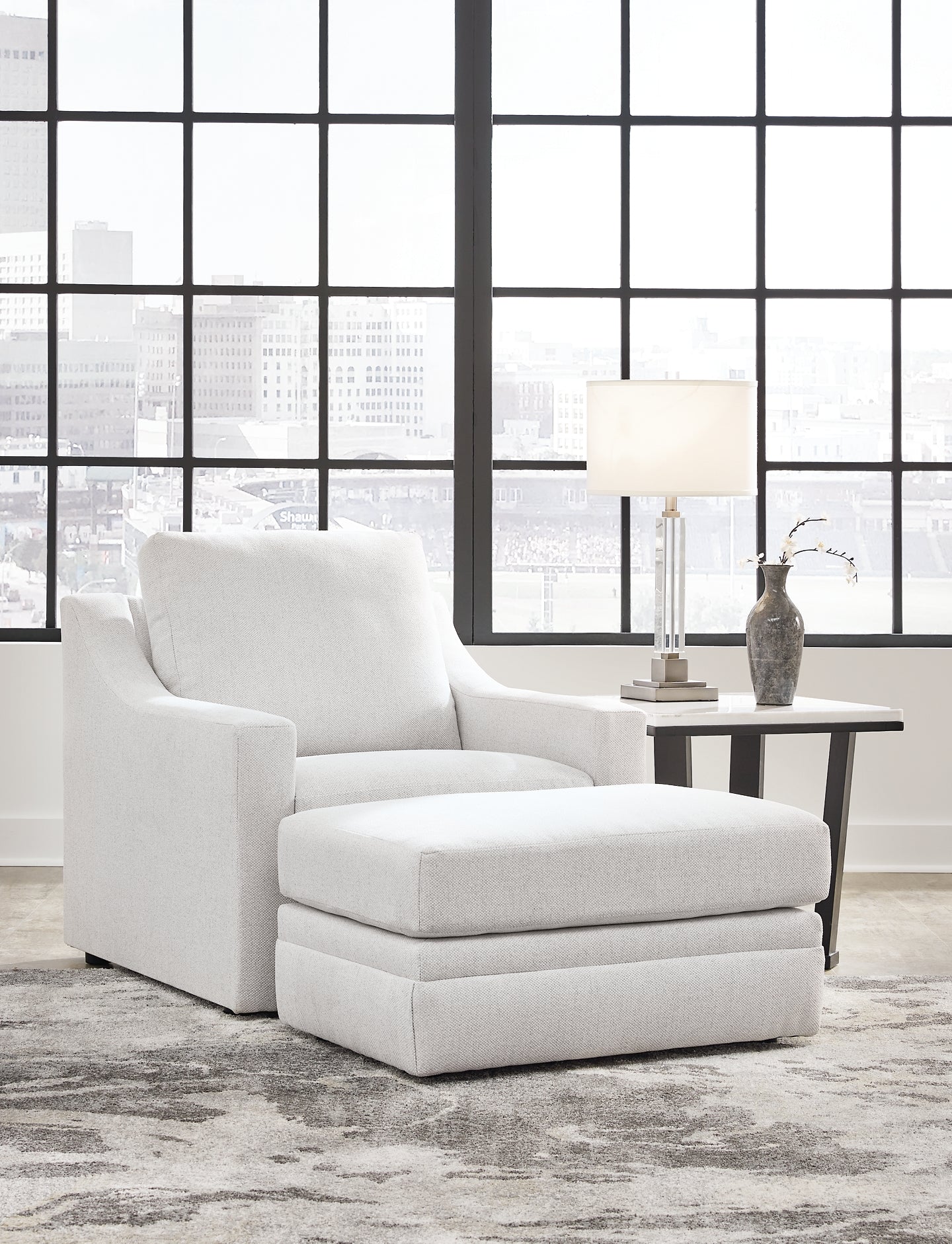 Sofá, loveseat, silla y otomana Maitelynn