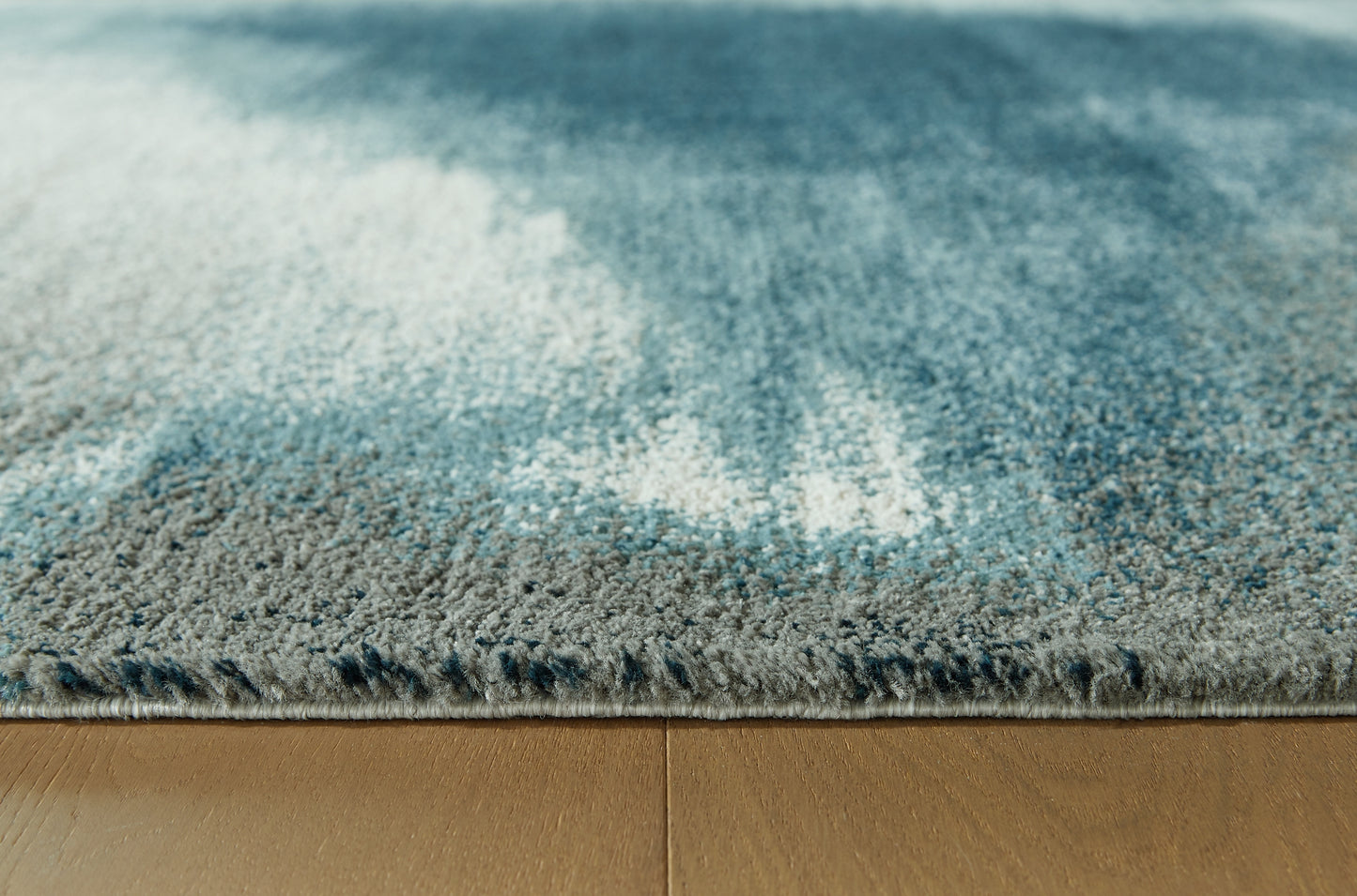 Ashley Express - Alfombra mediana Brentward