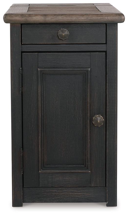 Ashley Express - Mesa auxiliar con silla Tyler Creek