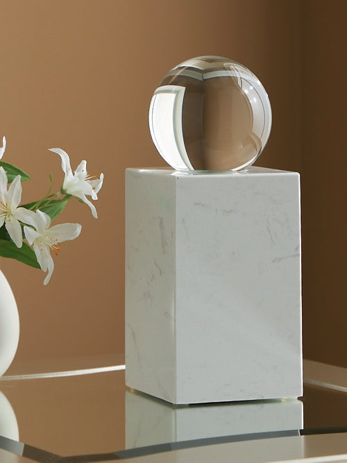 Ashley Express - Escultura Sellner