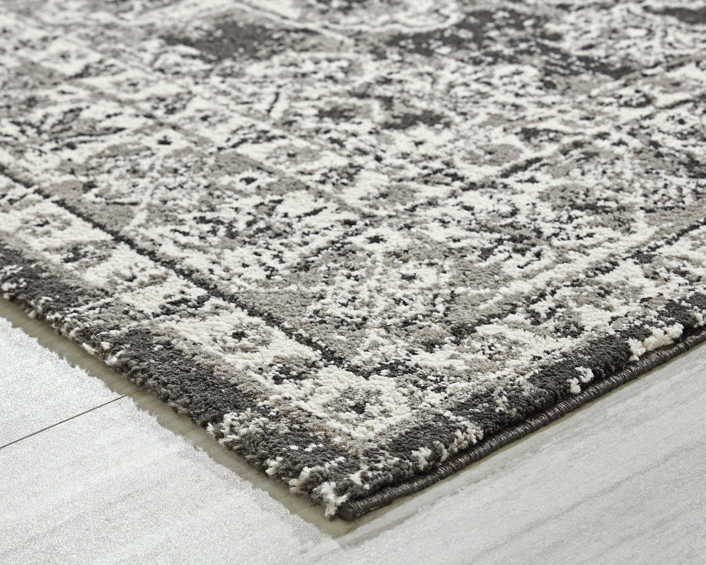 Ashley Express - Alfombra mediana Glennisman