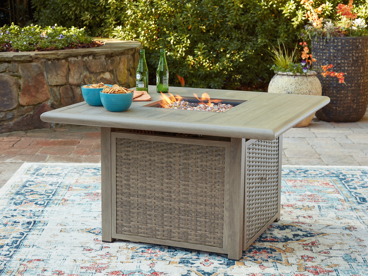 Mesa para fogata cuadrada de Cliff Trails